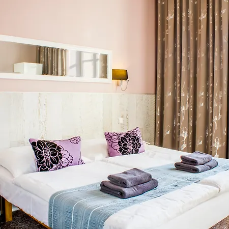 Royal Court Hotel-2