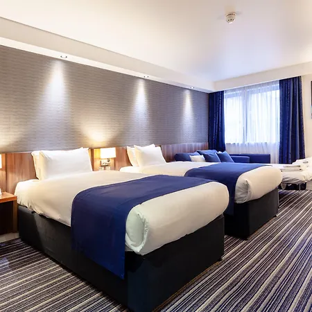 Doubletree By Hilton Edinburgh Airport-3