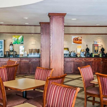 Quality Inn Castleton-3