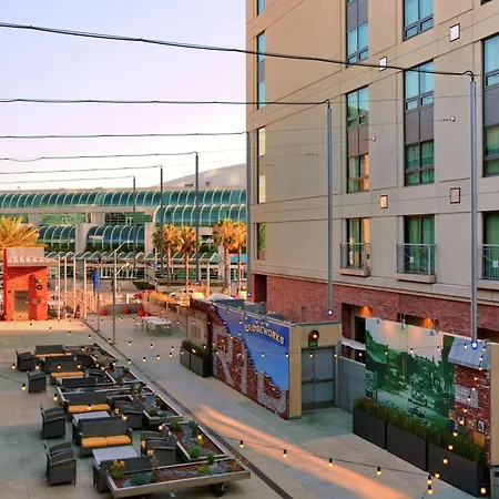 Hilton San Diego Gaslamp Quarter-2