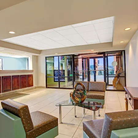 Super 8 By Wyndham Knoxville East-3