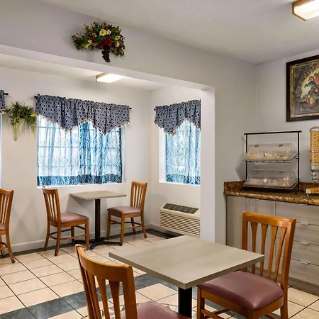 Microtel Inn & Suites Lincoln-2