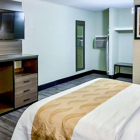 Quality Inn & Suites Airport-2