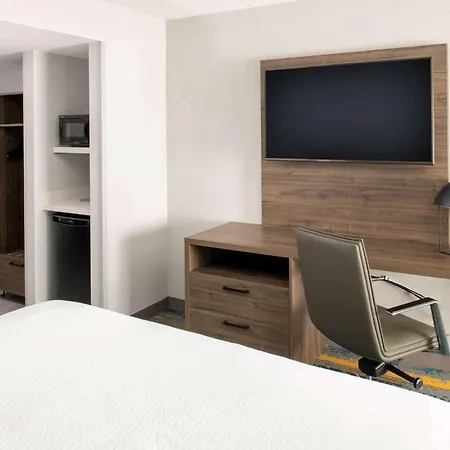 La Quinta Inn & Suites By Wyndham Spokane Downtown-2