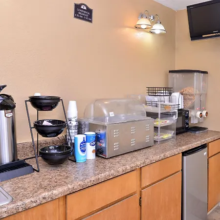 Americas Best Value Inn Schulenburg-2