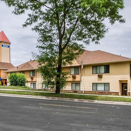 Rodeway Inn & Suites Madison East-2