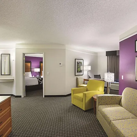 La Quinta Inn & Suites By Wyndham Phoenix Scottsdale-3