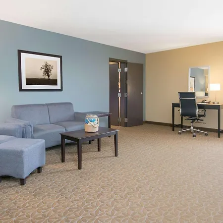Wyndham Garden Texarkana-2