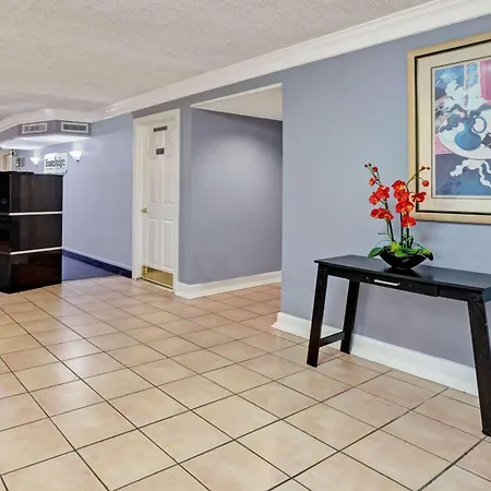 Travelodge By Wyndham North Richland Hills/Dallas/Ft Worth-2