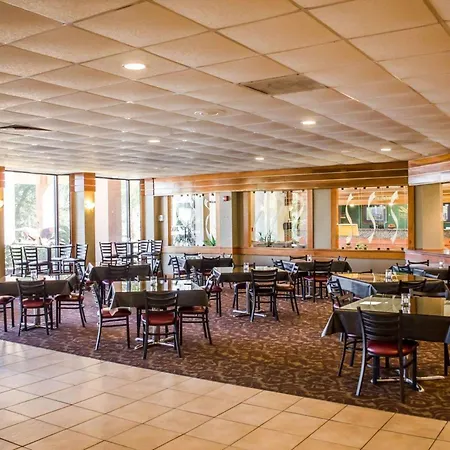 Quality Inn & Suites Pensacola Bayview-2