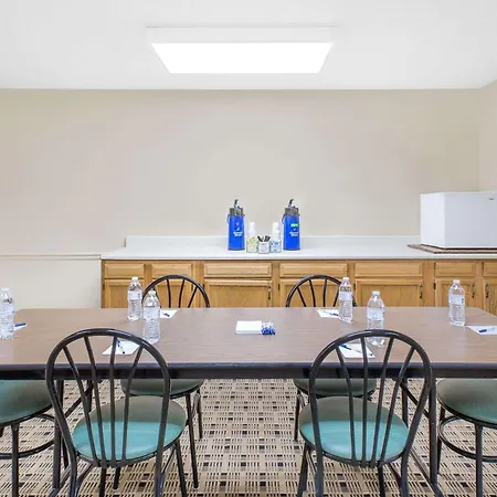 Microtel Inn & Suites By Wyndham Franklin-2