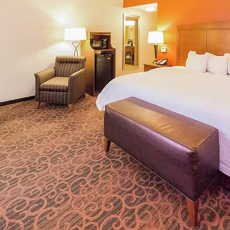 Hampton Inn Waynesburg-2