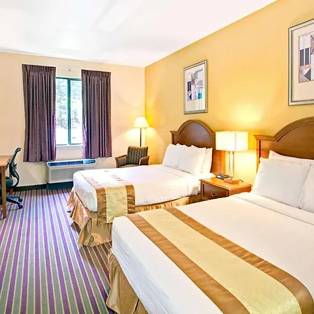 Days Inn & Suites By Wyndham Hickory-3