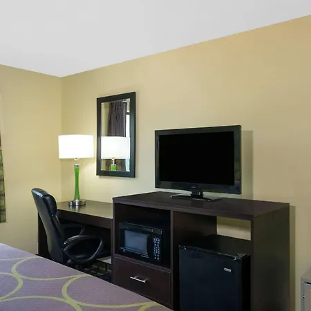 Super 8 By Wyndham Marietta-3