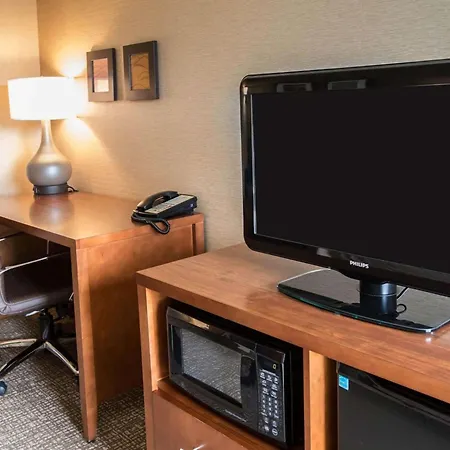 Comfort Inn Crystal Lake - Algonquin-2