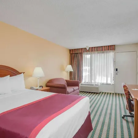 Days Inn By Wyndham Asheville West-2