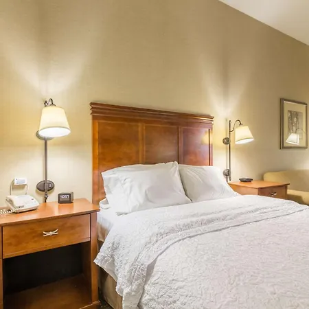 Hampton Inn Sidney-2