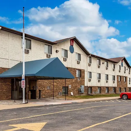 Econo Lodge Inn & Suites Auburn-3