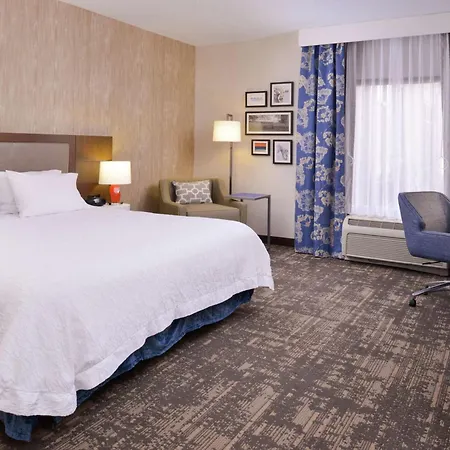 Hampton Inn & Suites Wilmington-3