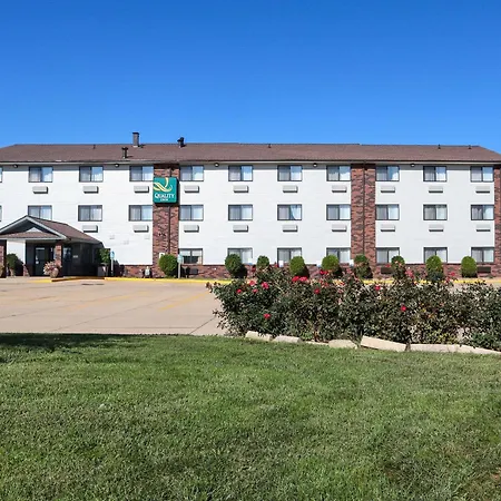 Quality Inn & Suites Bloomington I-55 And I-74-3