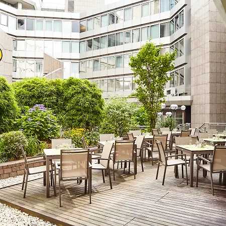 Clayton Hotel Dusseldorf City Centre-3
