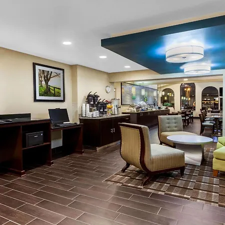 La Quinta Inn By Wyndham Sandusky Near Cedar Point-3