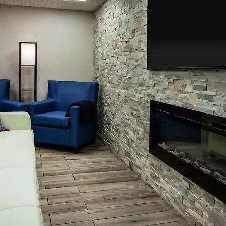 Baymont By Wyndham Traverse City-3