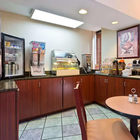 Super 8 By Wyndham Huntersville/Charlotte Area-3