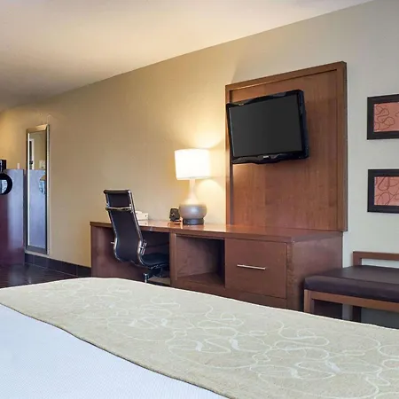 Comfort Suites Minot South-2