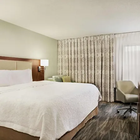 Hampton Inn Findlay-2