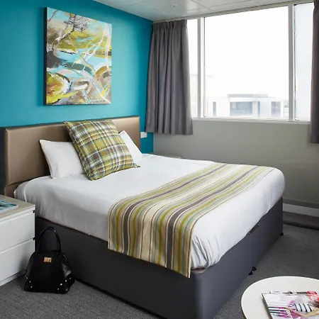 Cardiff Bute Terrace Hotel By Belvilla-3