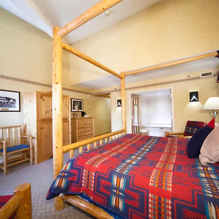 Brewster Mountain Lodge-2
