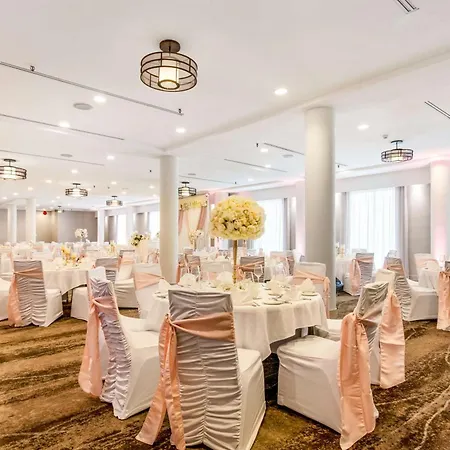Best Western Premier Calgary Plaza Hotel & Conference Centre-2