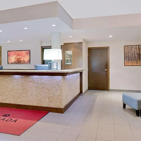 Ramada By Wyndham Kamloops-3