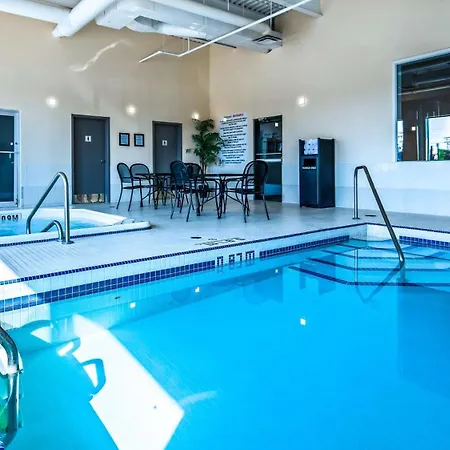 Best Western Plus Winnipeg Airport Hotel-3