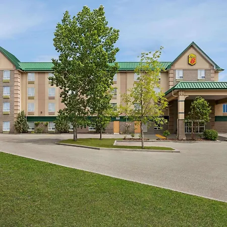 Super 8 By Wyndham Calgary Shawnessy Area-2