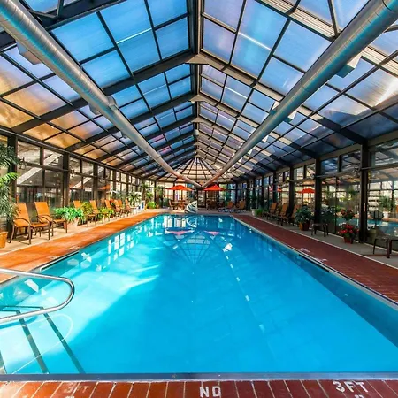 Comfort Inn & Suites Erie - Splash Lagoon Indoor Waterpark-2