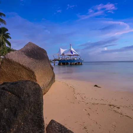Coco De Mer Hotel And Black Parrot Suites-2