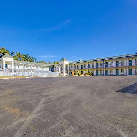 Econo Lodge-2