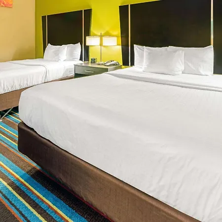 La Quinta By Wyndham Muskogee-2