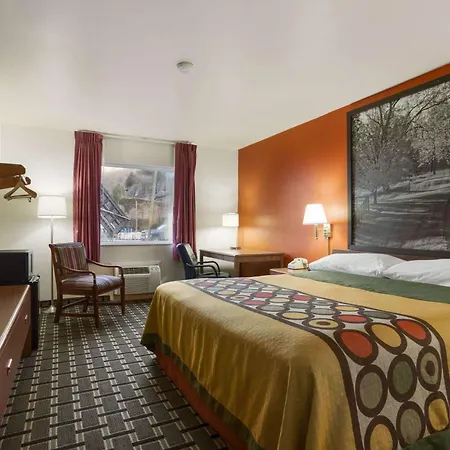 Super 8 By Wyndham Prestonsburg-2