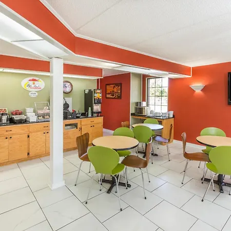 Super 8 By Wyndham Dothan-2