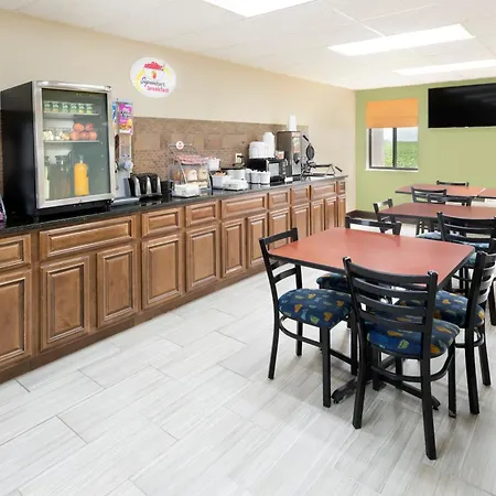 Super 8 By Wyndham Charleston Sikeston East Mo-3