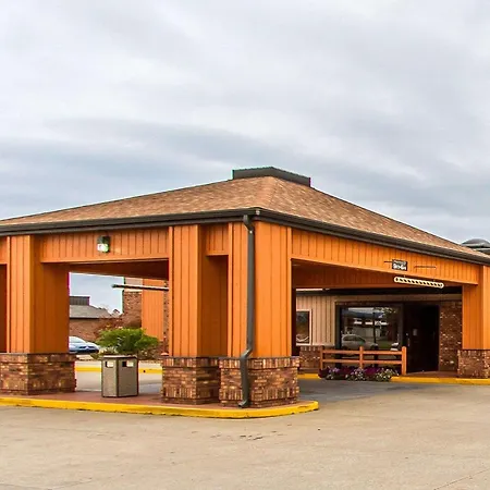 Quality Inn & Suites Marion-3