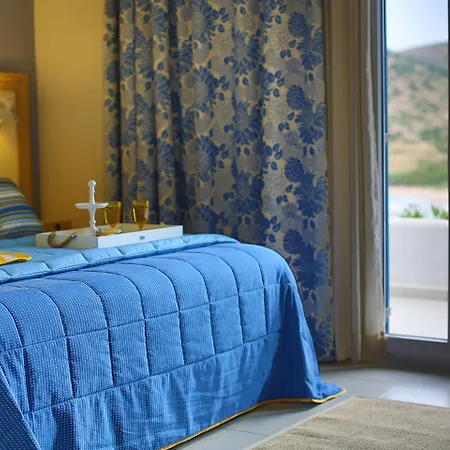 Dolphin Bay Seaside Resort & Suites-2