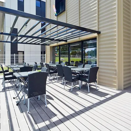 Kyriad Prestige Pau – Palais des Sports-3