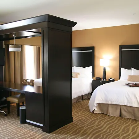 Hampton Inn & Suites Cleburne-2