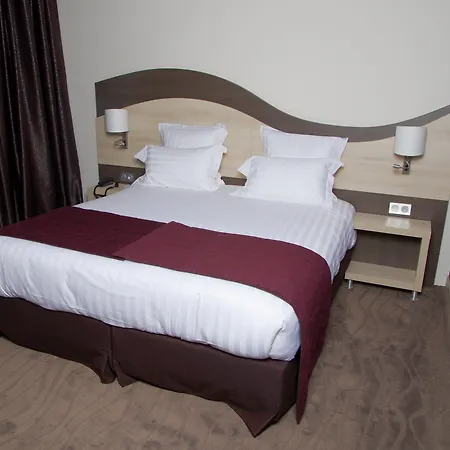 Kyriad Prestige Lyon Est - Saint Priest Eurexpo Hotel And Spa-2