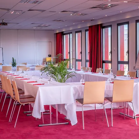 Kyriad Prestige Lyon Est - Saint Priest Eurexpo Hotel And Spa-3