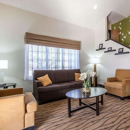 Sleep Inn & Suites Near I-90 And Ashtabula-3